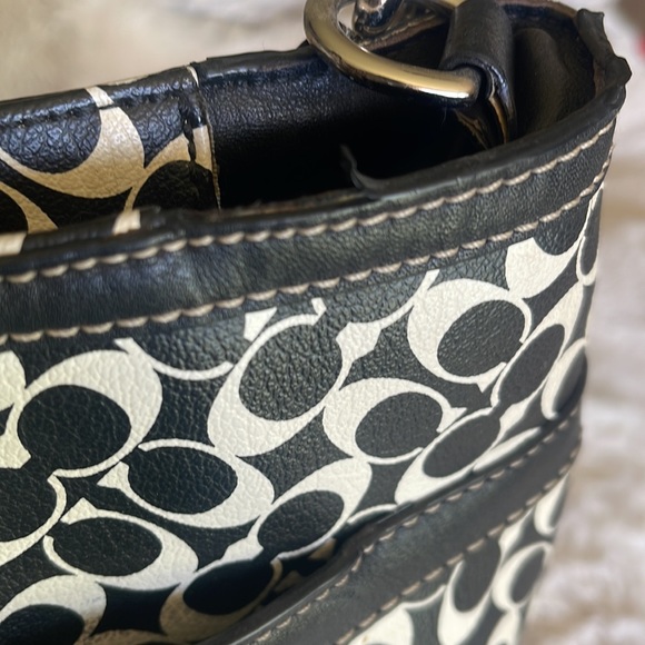 Coach Multi-Use Large Bag - Picture 4 of 17